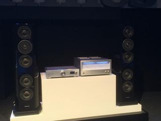 ..and the Technics R1 Reference Class