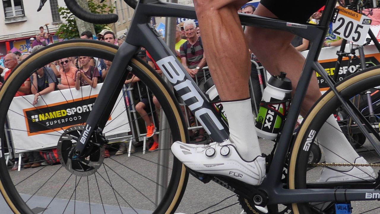 Ben King is wearing a pair of FLR F-XX II shoes