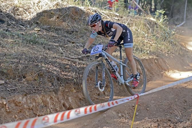 Bec Henderson on her way to winning the elite women's race