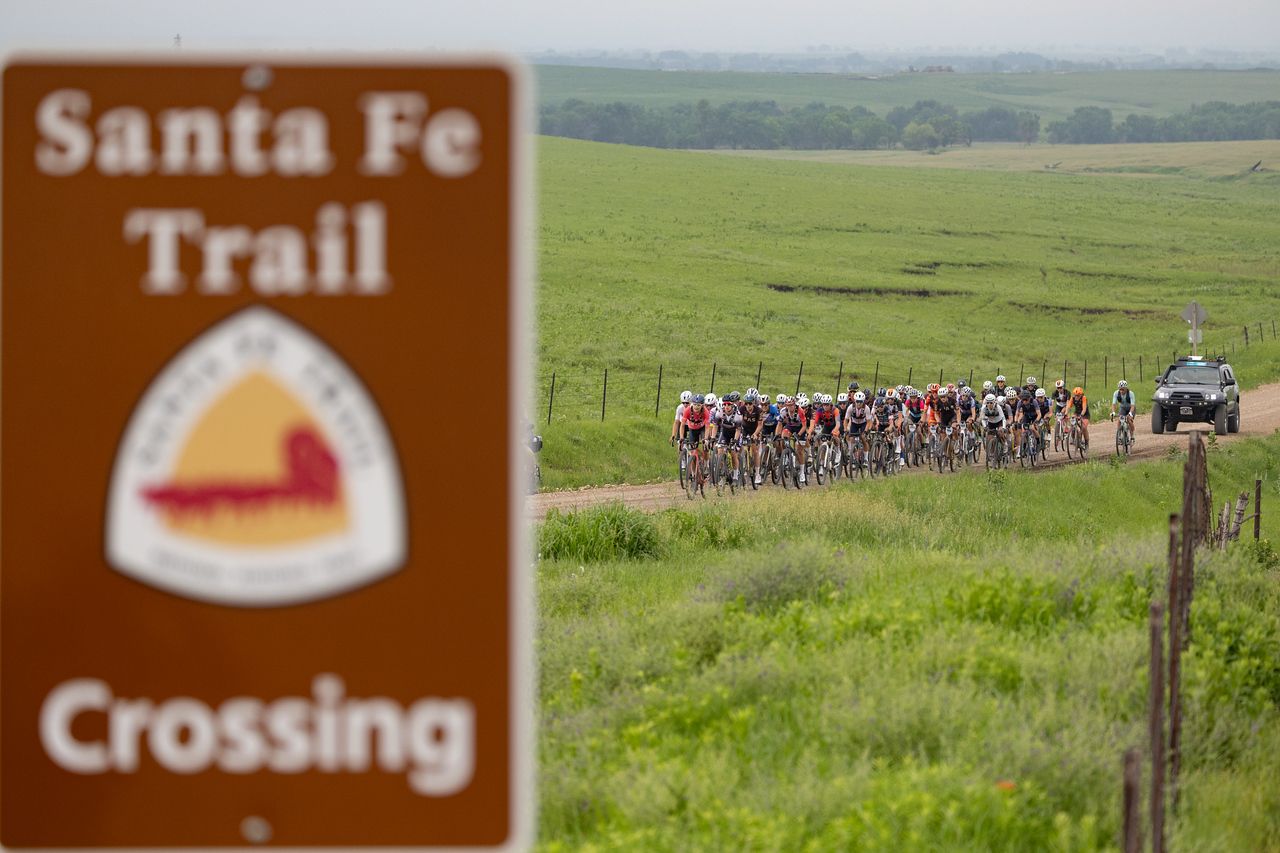 The Elite Women's field stayed together without any signifigant attacks until after the first checkpoint in Alma Center.