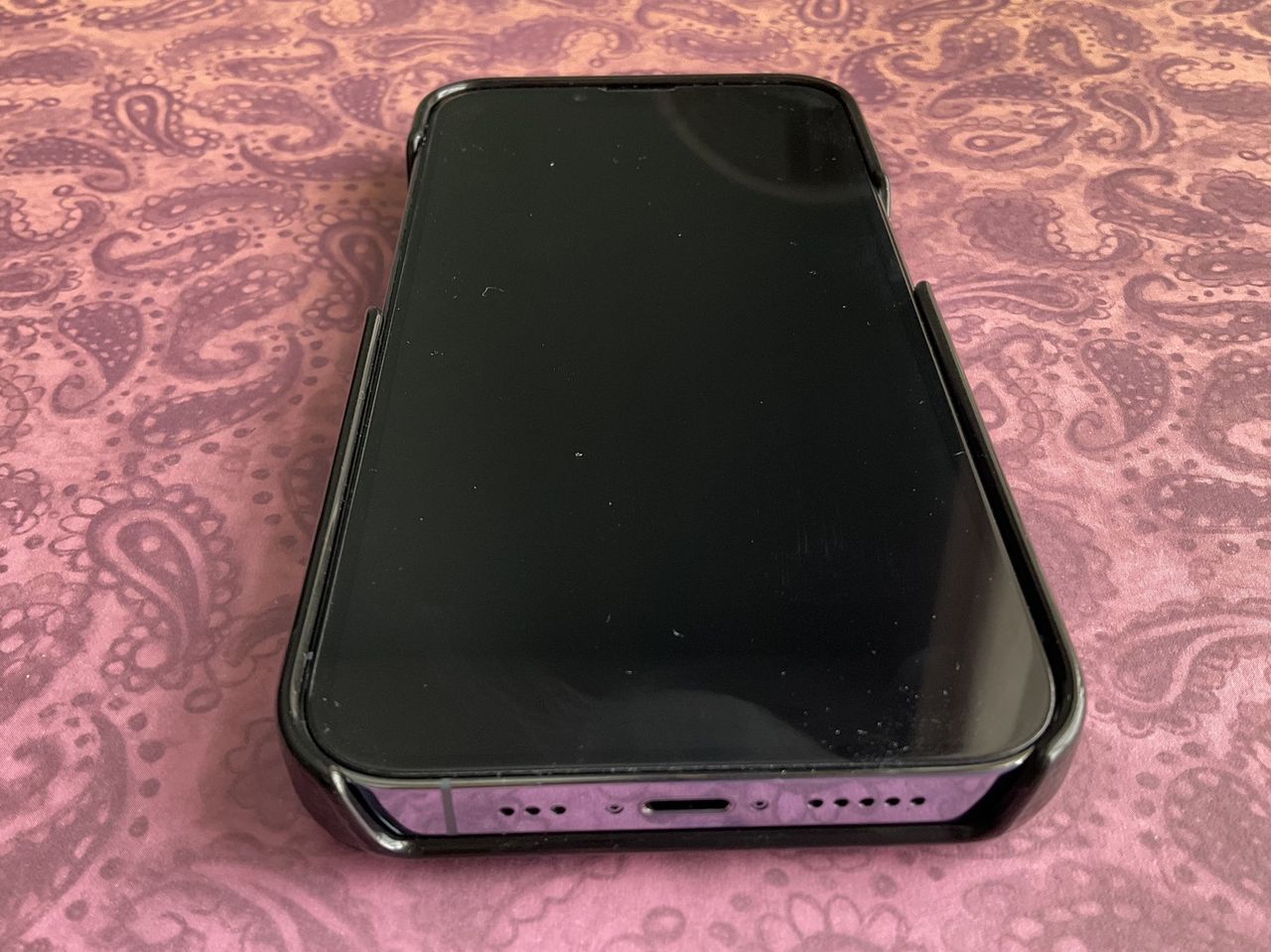 Kate Spade New York Wrap Case For Iphone Leopard Flocked Black Lifestyle Bottom View