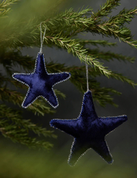 Set of 2 blue velvet star ornaments, Lulu and Georgia