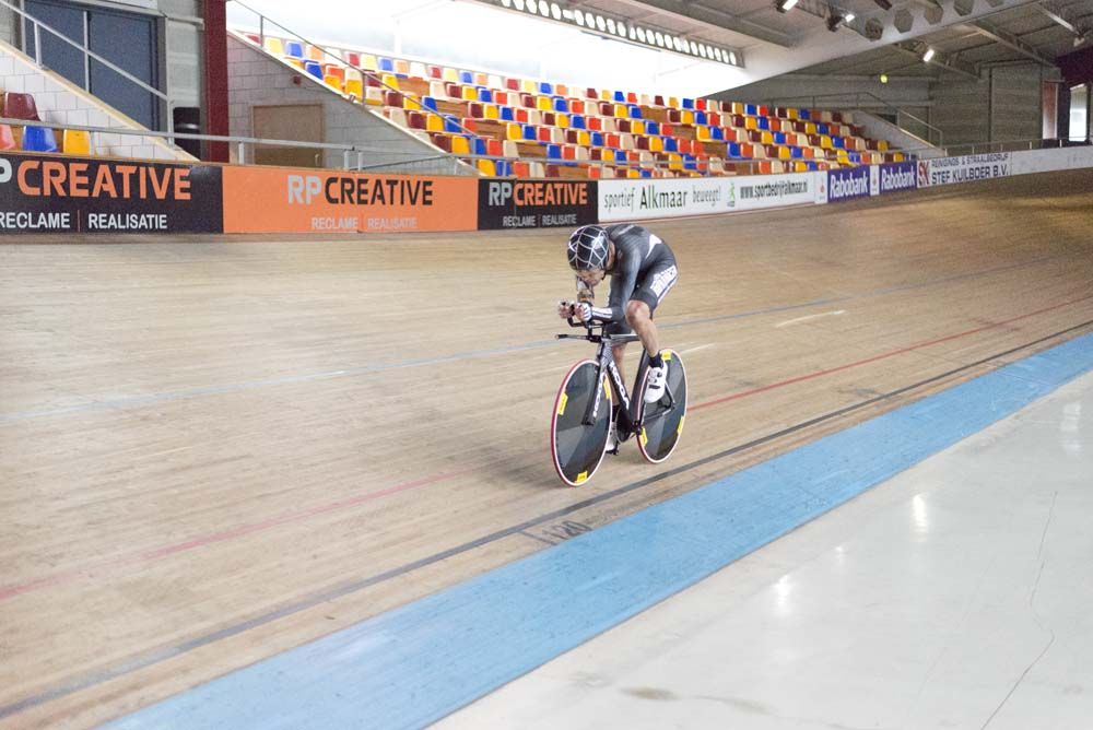 Thomas Dekker has an aerodynamic position