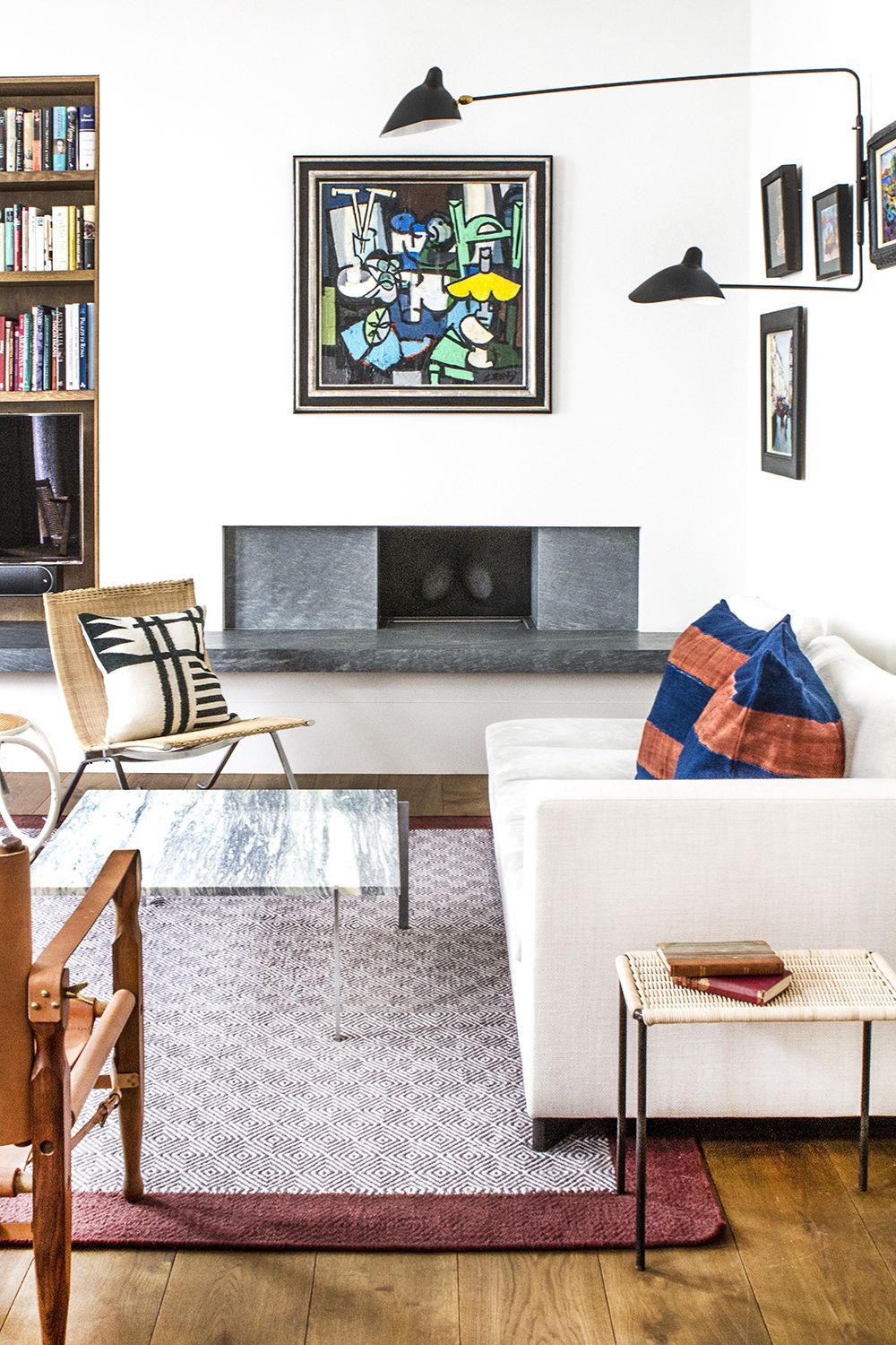 Small Living Room Layouts – 13 Ways to Arrange Furniture