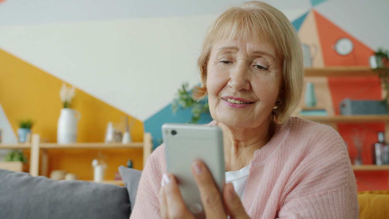 My mom is in her 70s and uses AI every day — these are her 5 go-to favorite uses