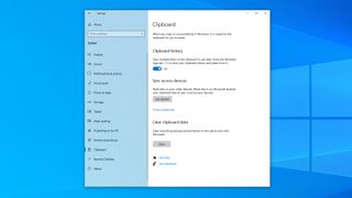 Windows 10 settings menu toggling the Clipboard History feature