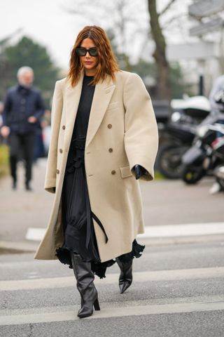 Street Style : Day Five - Paris Fashion Week - Womenswear F/W 2022-2023