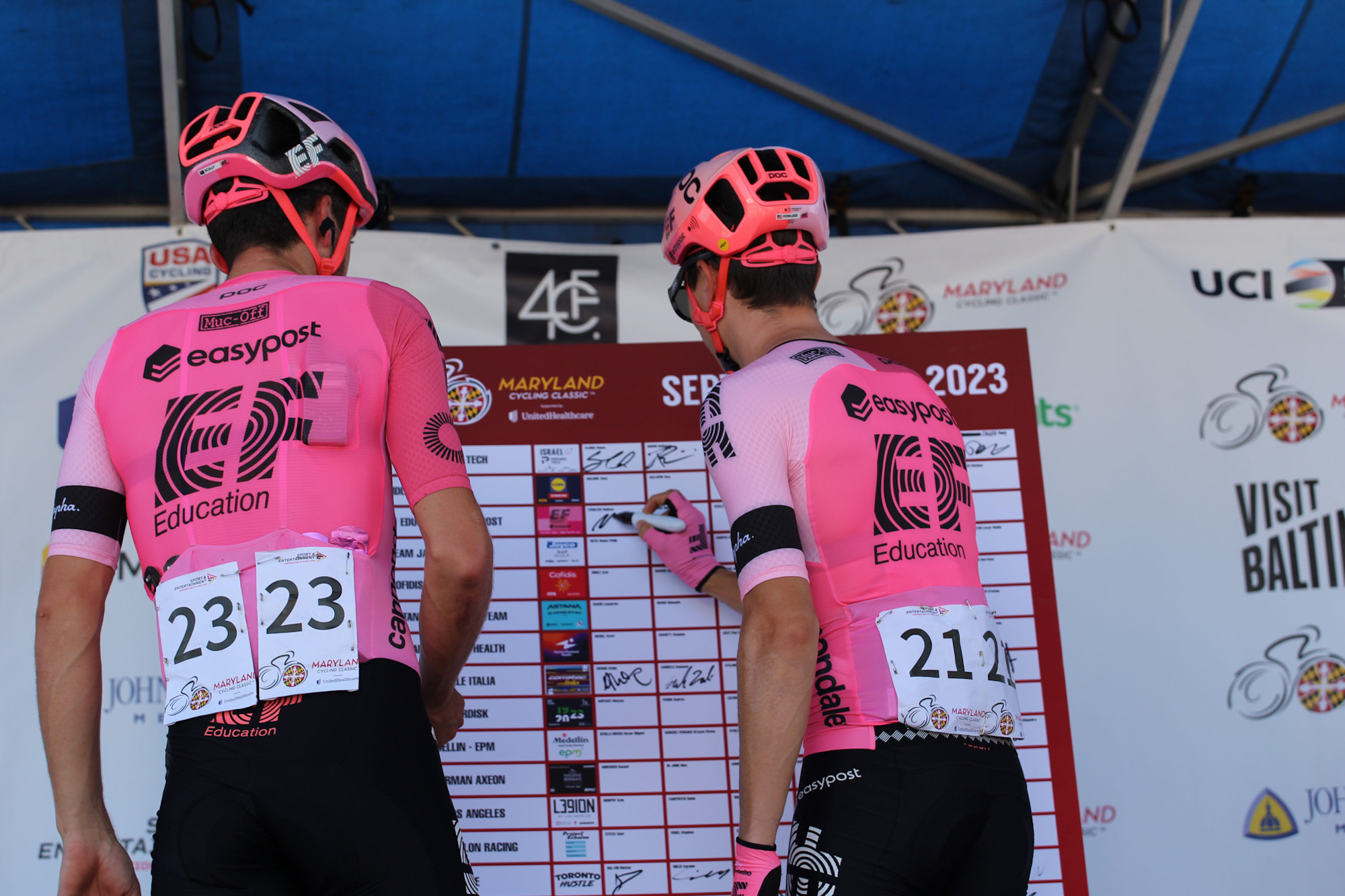 Tom Scully and Neilson Powless at sign in before the race.