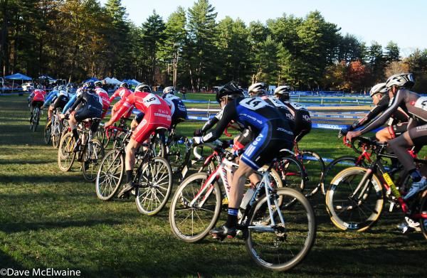 The Elite men chasing McNicholas at the start