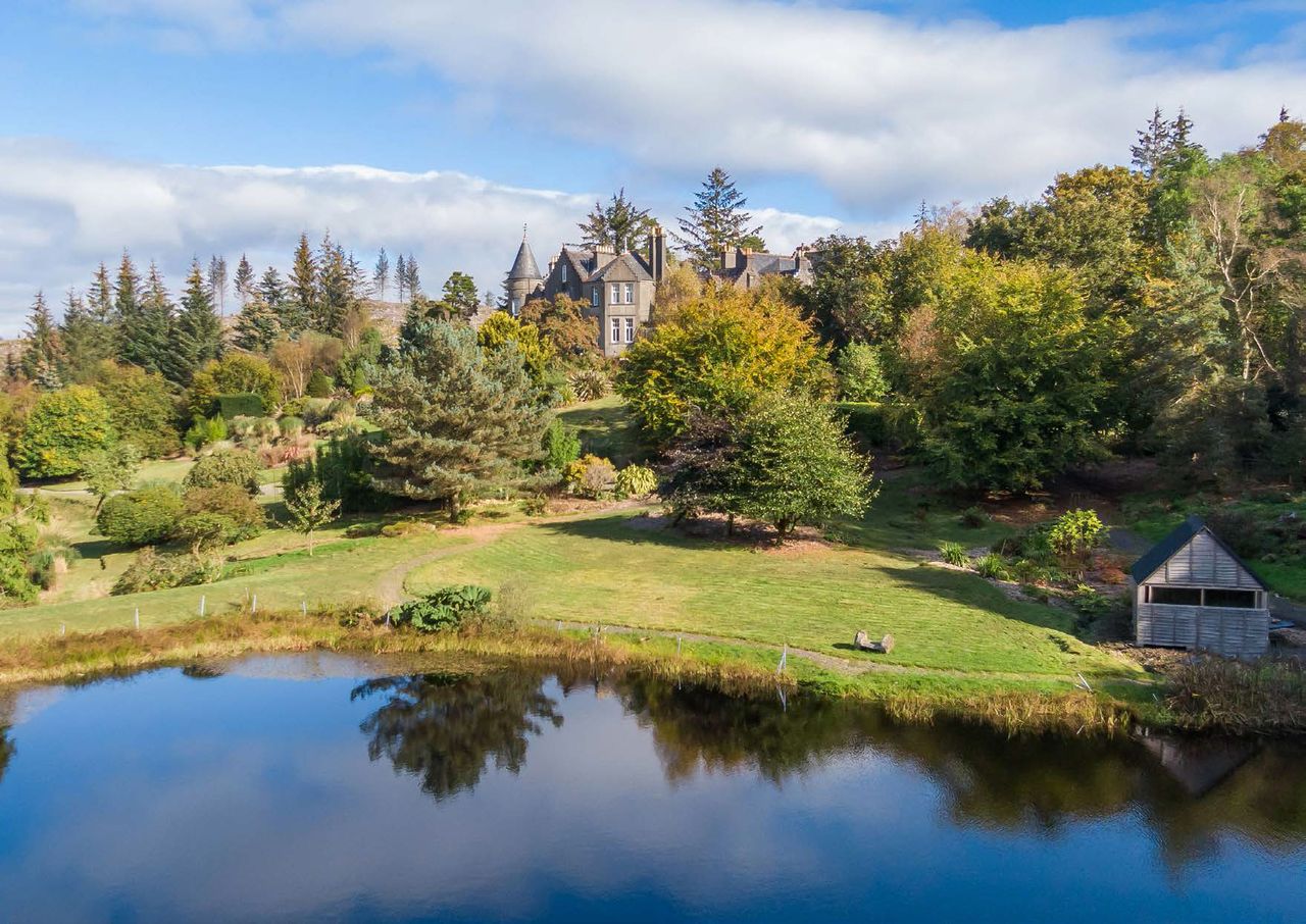 Glencruitten House in Argyll is for sale at just £975,000.