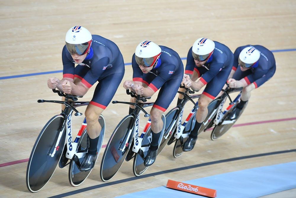 Great Britain set new world record in men's team pursuit to book place ...