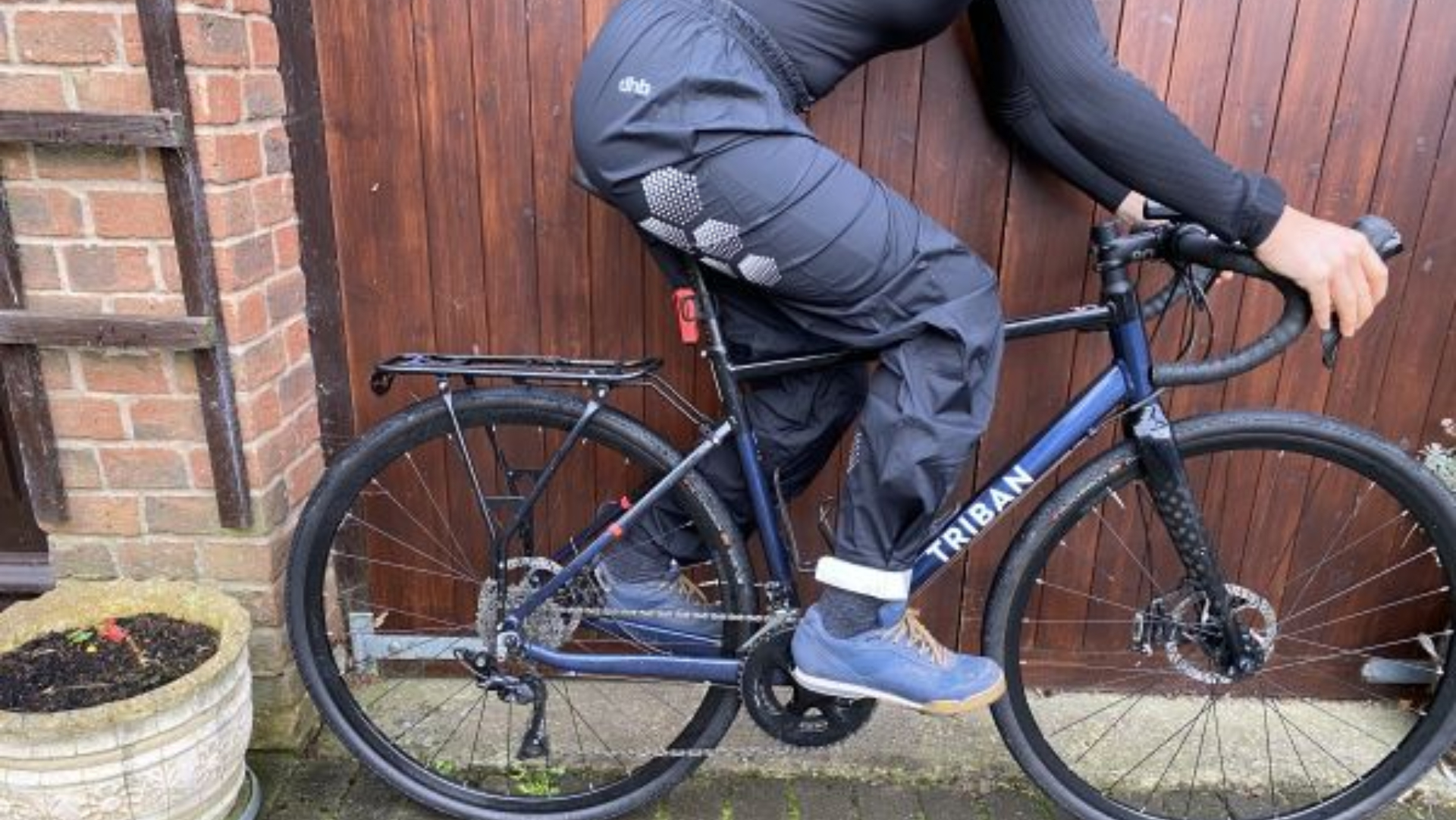 Unisex Waterproof Road Cycling Rain Trousers: Comfort & Biomotion  Visibility – Sigr