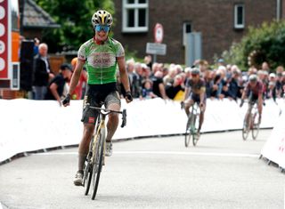 Marianne Vos wins stage 4