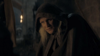 Matt Smith as Daemon Targaryen talking to Blood and Cheese in House of the Dragon Season 2x01 screenshot