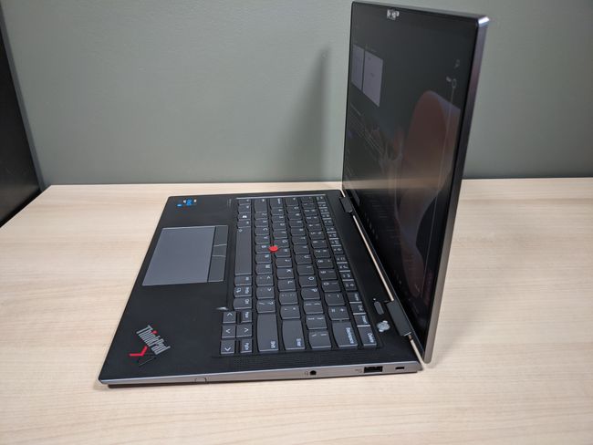 Ноутбук lenovo thinkpad x1 yoga gen 6 обзор