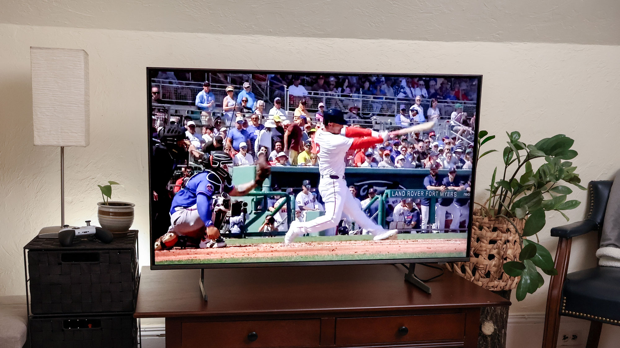 Baseball on a Samsung DU7200 LED TV