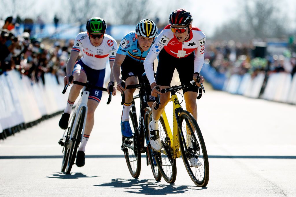 FAYETTEVILLE ARKANSAS JANUARY 30 LR Nathan Smith of United Kingdom Aaron Dockx of Belgium and Jan Christen of Switzerland compete on last lap during the 73rd UCI CycloCross World Championships Fayetteville 2022 Mens Junior Fayetteville2022 on January 30 2022 in Fayetteville Georgia Photo by Chris GraythenGetty Images