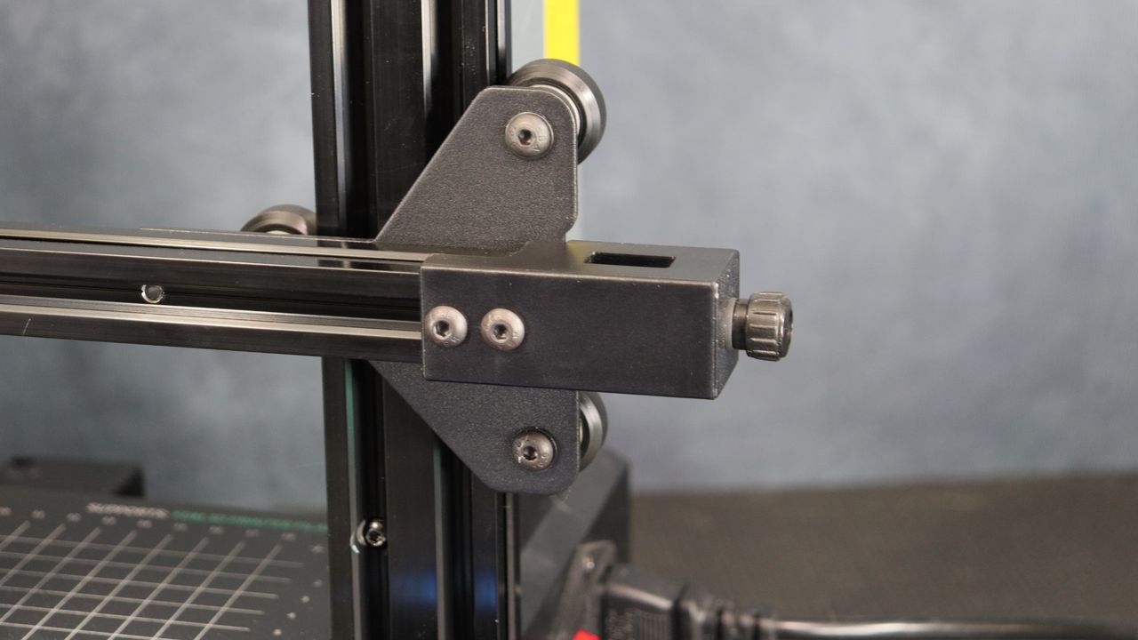 Sunlu Terminator 3 (T3)_Close up of 3D printer axis