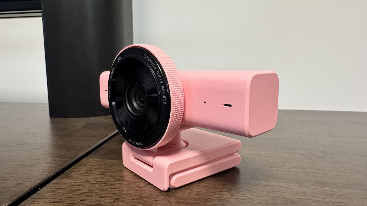 The pink Razer Kiyo V2