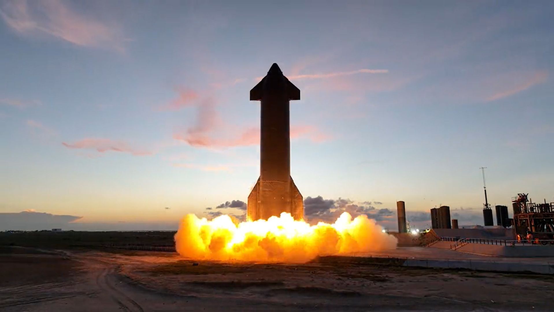 SpaceX's giant Starship rocket to launch Japanese satellite in 2024 | Space