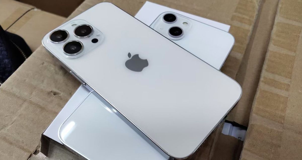 Iphone 13 Dummy Units Tease Smaller Notch And New Diagonal Cameras Toms Guide 8696