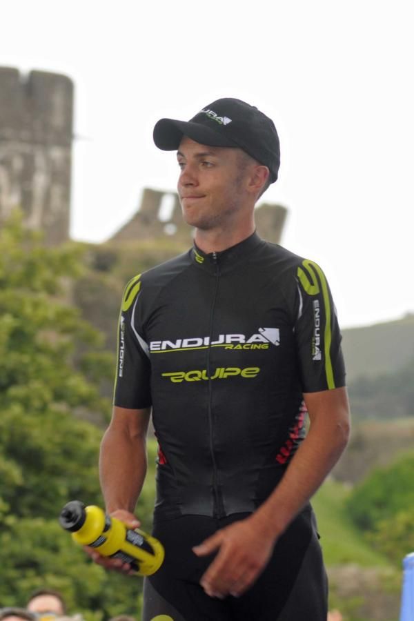 Jonathan Tiernan-Locke (Endura) gets ready for the gold jersey