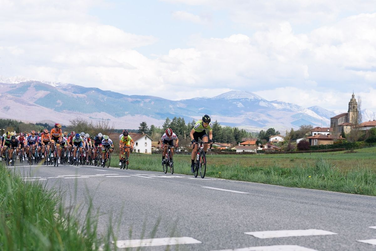 Parkhotel Valkenburg lead the chase of lone leader, Lobigs