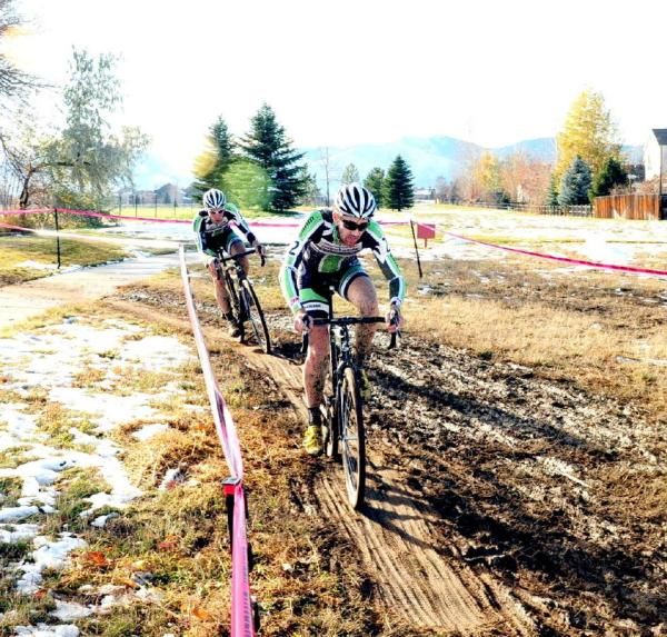 Jamey Driscoll and team-mate Jeremy Powers (Cannondale-Cyclocrossworld.com) working together
