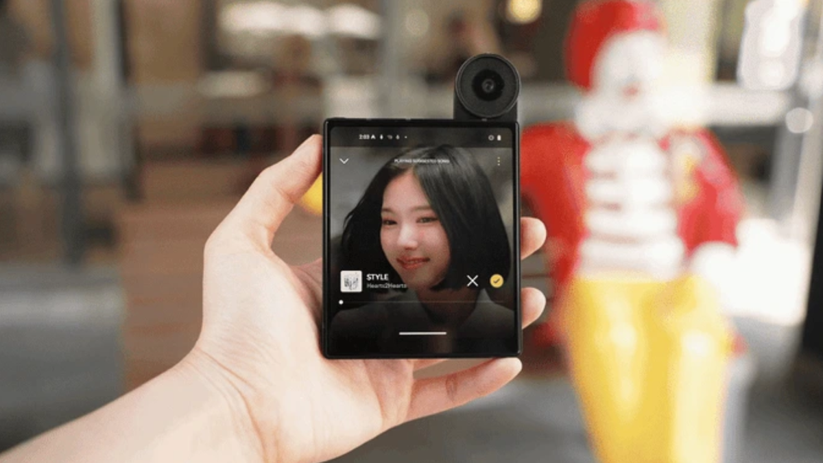 Crowdfunded AI smartphone with free global internet, detachable keyboard, and square screen gets over $1 million in pledges - and it's strangely mesmerizing