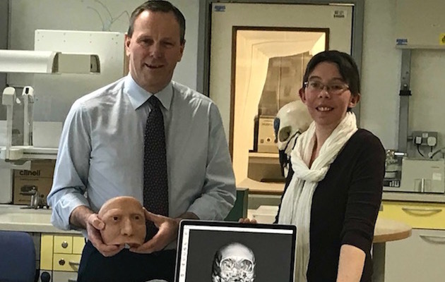 Pic-1-Surgeon-and-patient-copy.jpg