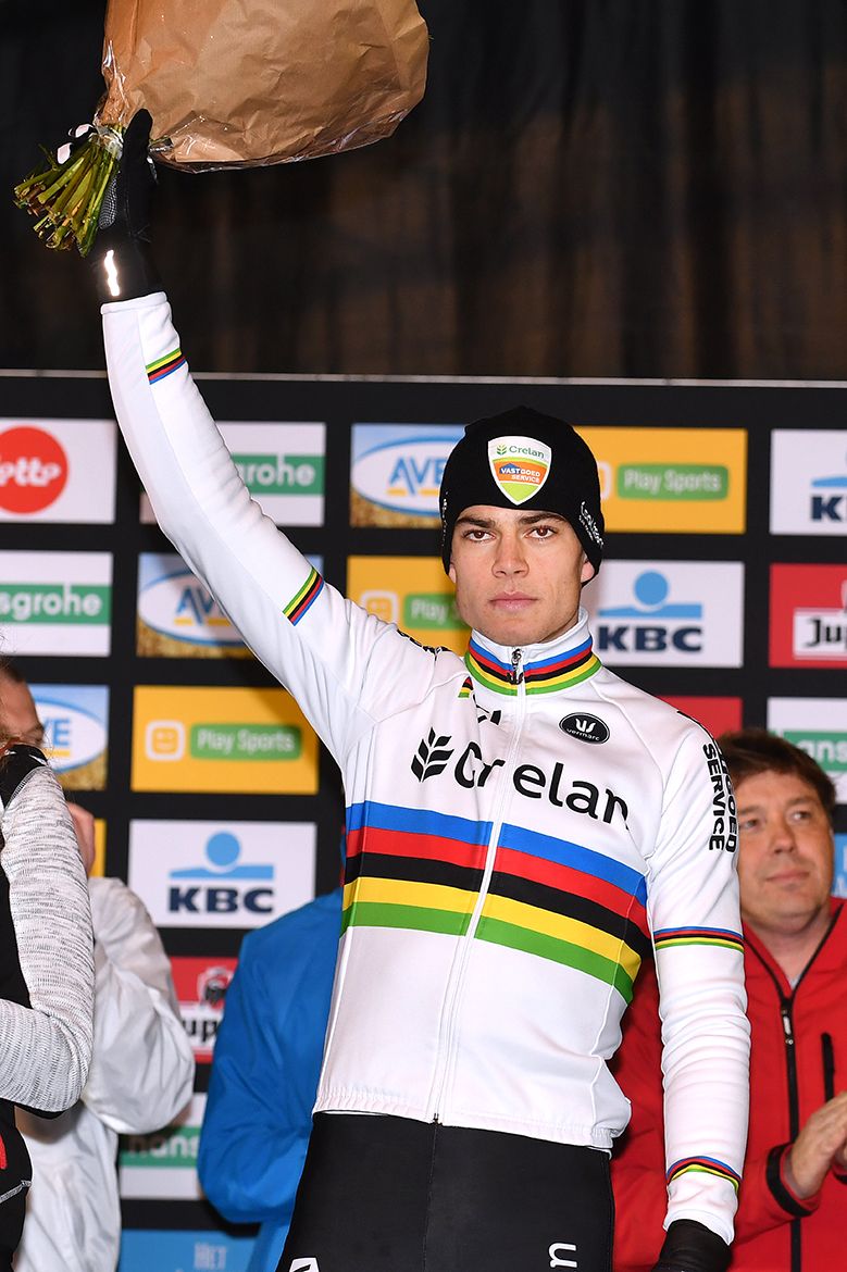 Wout Van Aert (Crelan-Vastgoedservice) on the podium in Diegem.