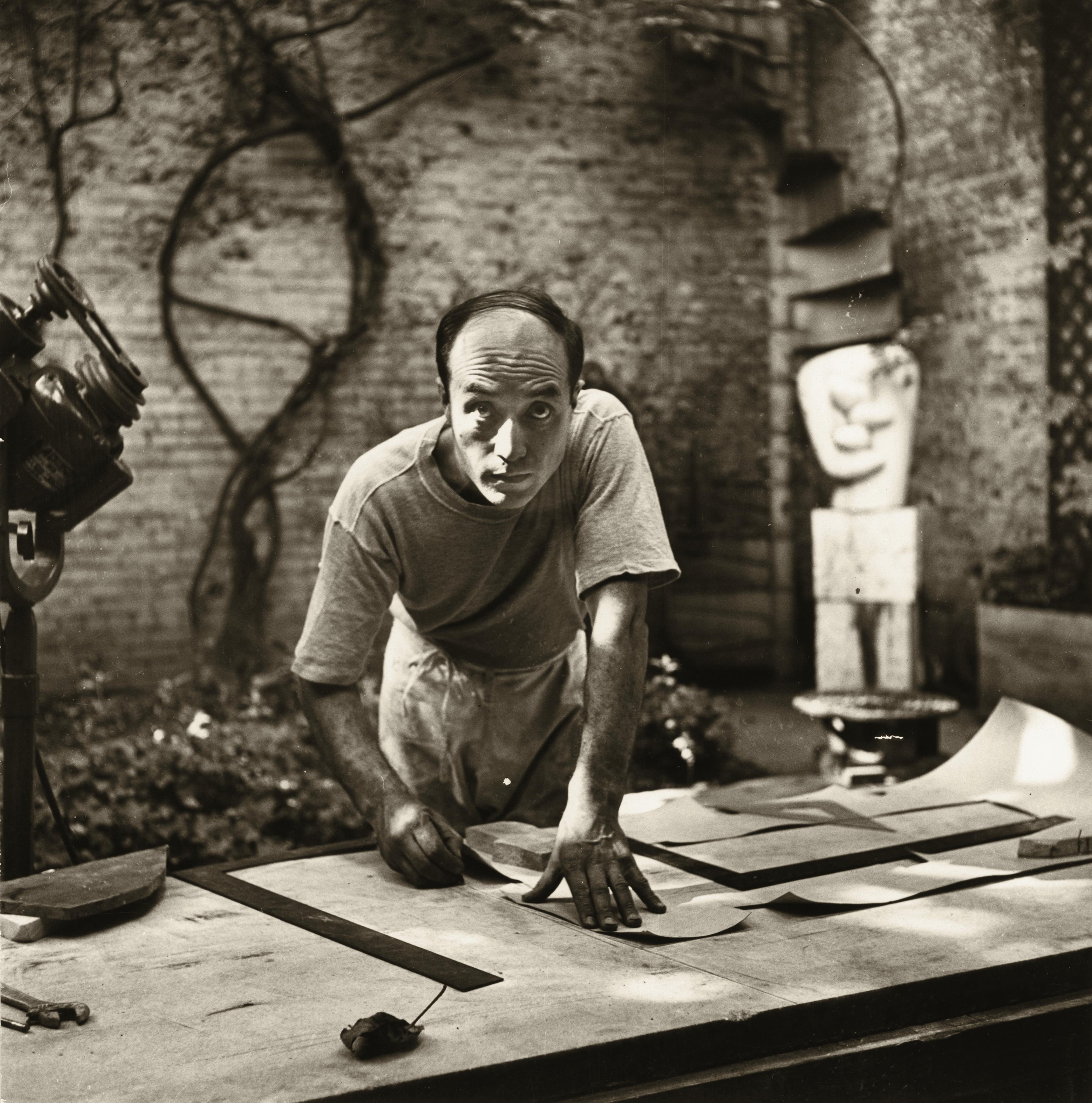 Isamu Noguchi at work