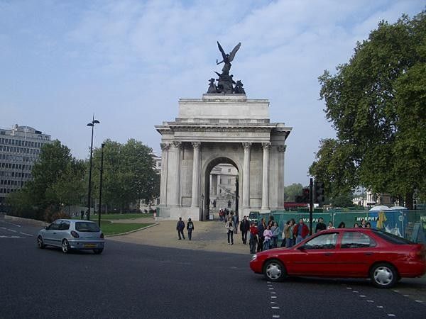 Wellington's Constitution Arch, the old Grand Entrance to London