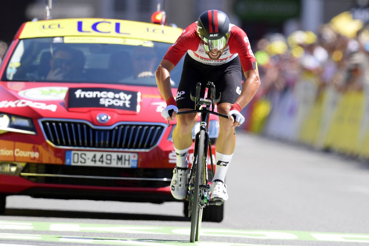 Thomas De Gendt races to the finish of stage 13