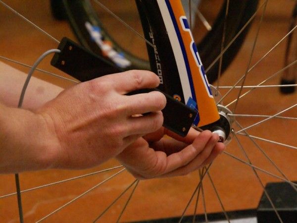 On the other hand, Ret&uuml;l's new Zin wand uses the system's precise spatial location functionality to characterize bicycle setup more accurately and completely.
