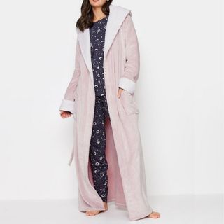 Long Tall Sally pale pink and white dressing gown