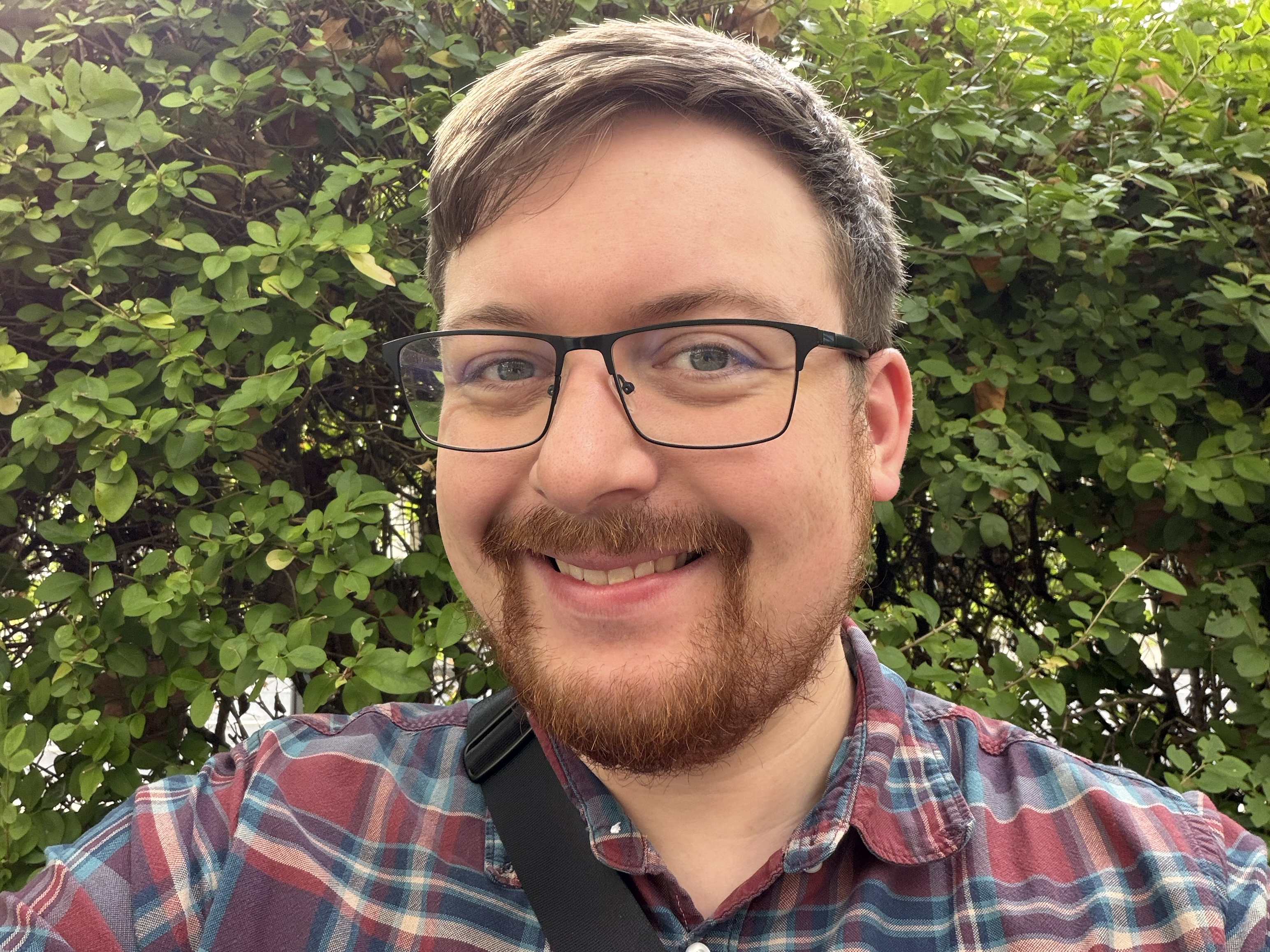 iPhone 17 Pro Max horizontal selfie