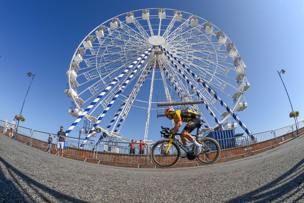 Picture by Simon Wilkinson/SWpix.com - 07/09/2023 - Cycling - 2023 Tour of Britain - Stage 5: Felixstowe to Felixstowe (192.4km) - Wout van Aert of Team Jumbo Visma