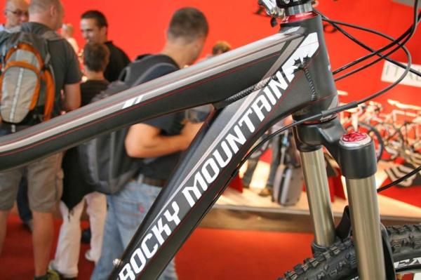 Rocky Mountain Slayer headtube.