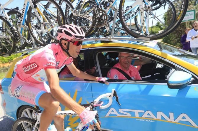 Vincenzo Nibali (Astana) chatting with his team car