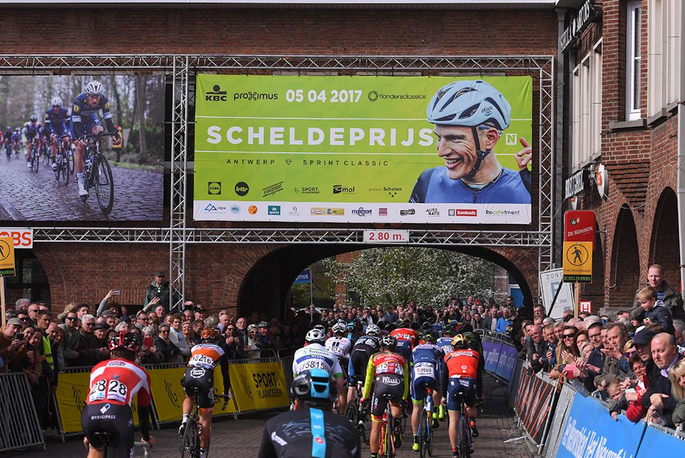 A giant image of Marcel Kittel greeted riders as they started the race
