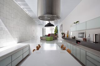 ’Highlighting the kitchen’s form and integrating it spatially into the house