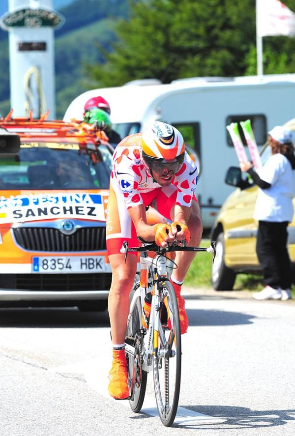 Samuel Sanchez (Euskaltel-Euskadi) in polka dots