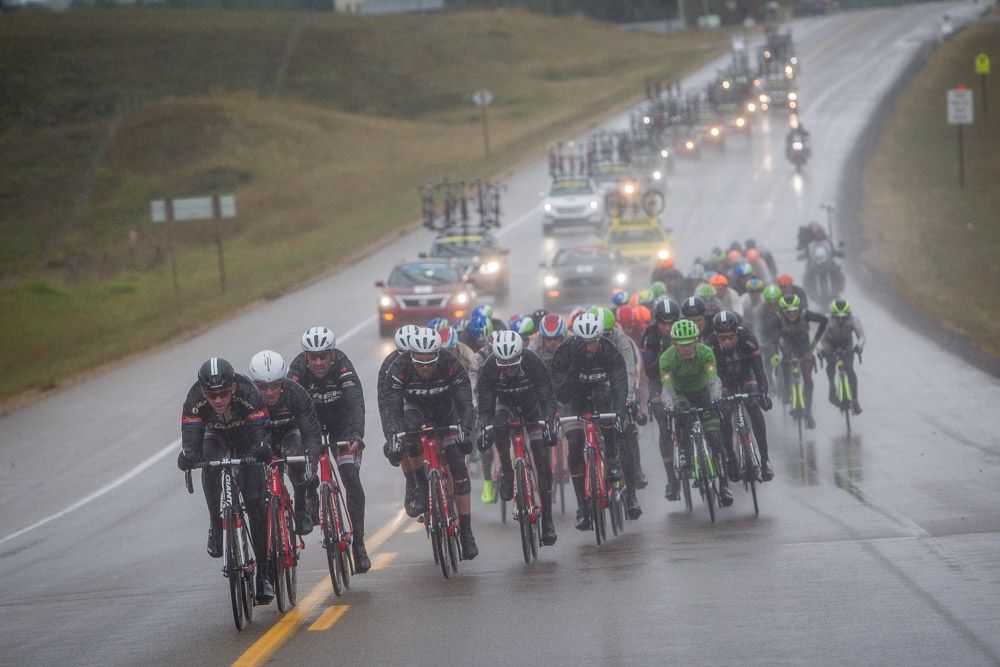 The peloton chases as they close in on Spruce Grove
