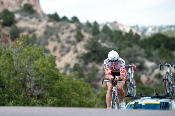 Jeremy Powers (Jelly Belly) fights his way over the climb.