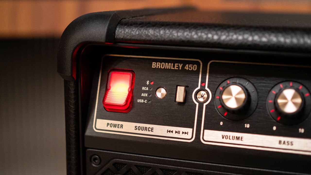 Marshall Bromley 450 power switch