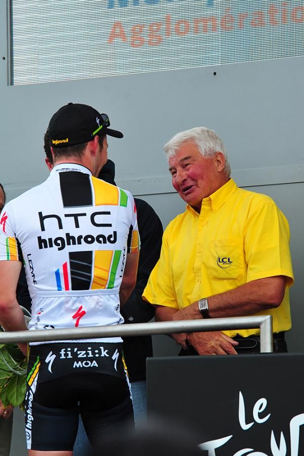 Raymond Poulidor congratulates Cavendish