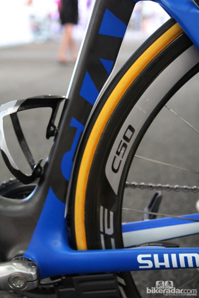Tire clearance is very tight behind the seat tube with 25mm-wide tubulars fitted.
