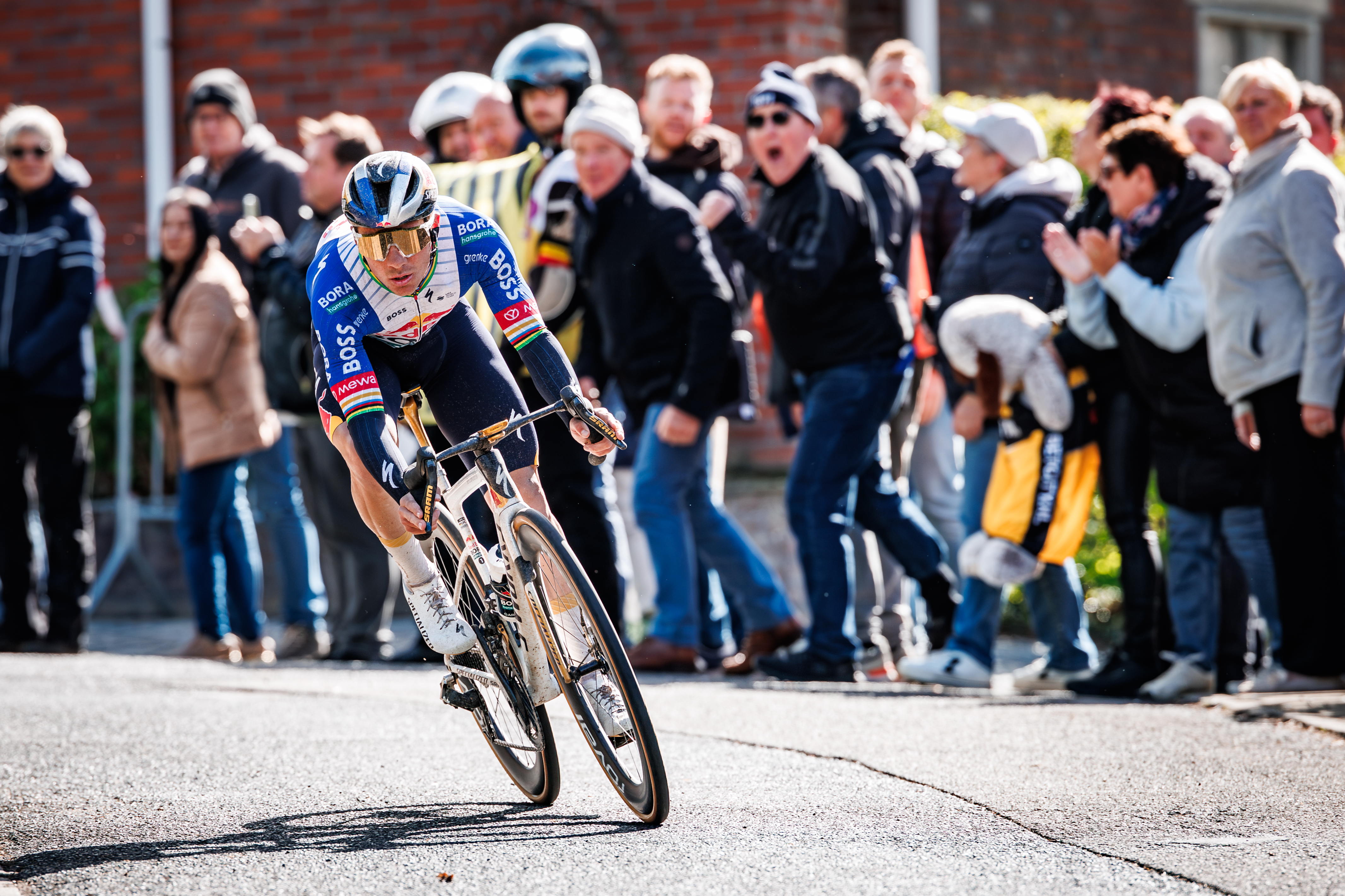 2026 Tour of Flanders: Remco Evenepoel heads to third in his race debut