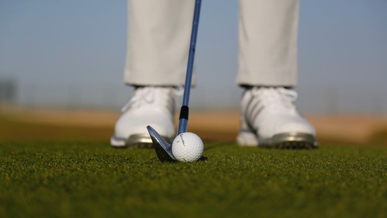 How to hit a pitching wedge - narrow stance